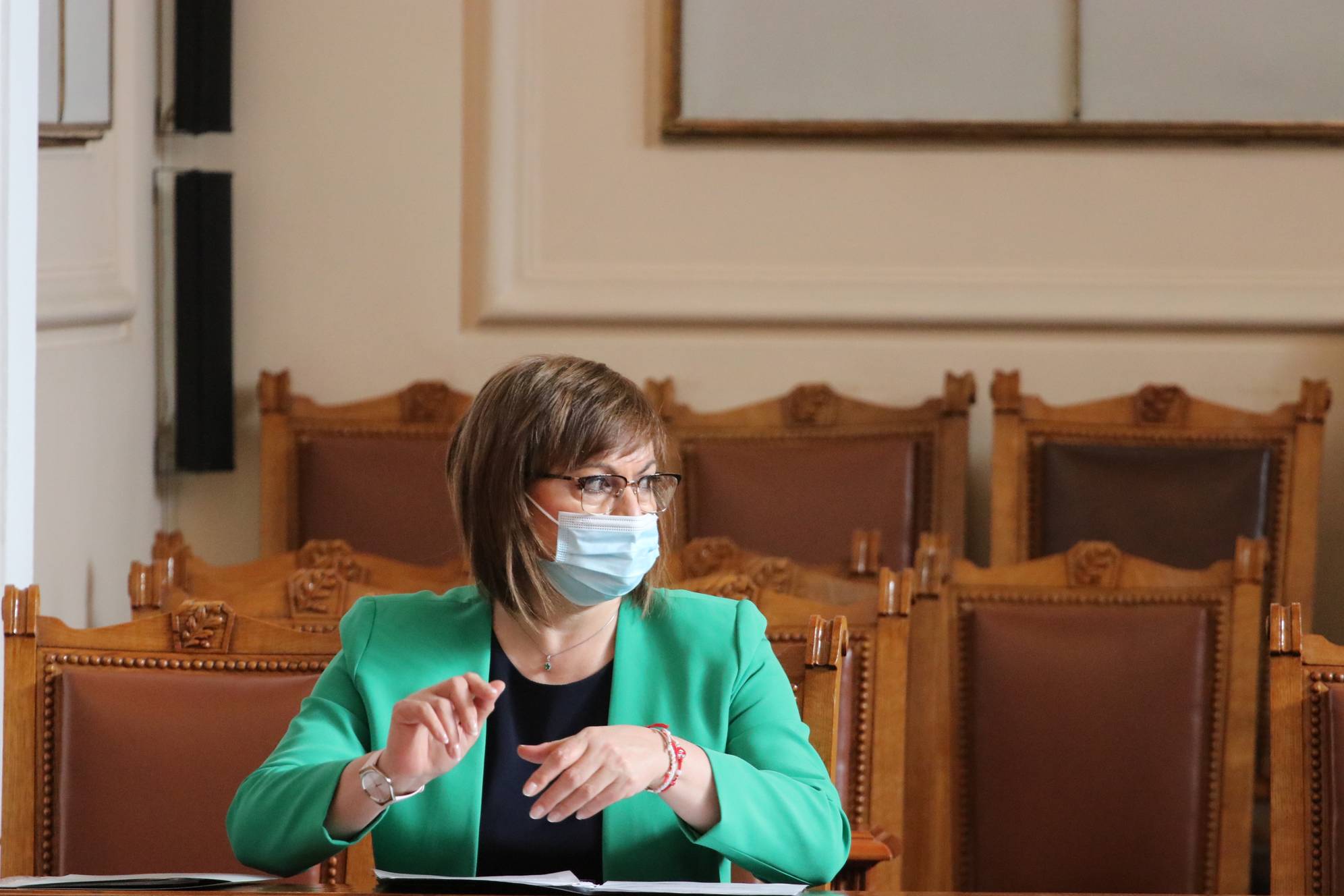  Корнелия Нинова 